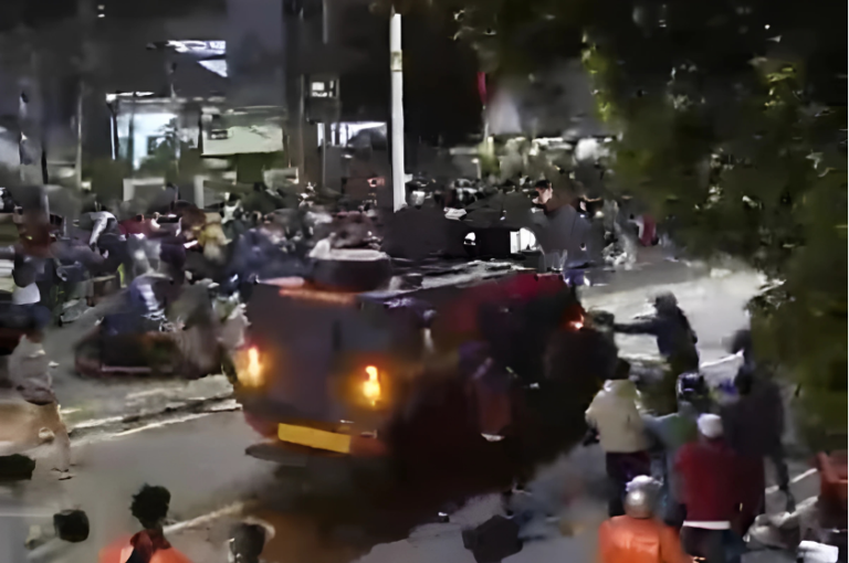 Pengemudi Ojol Tewas Usai Dilindas Rantis Brimob di Pejompongan
